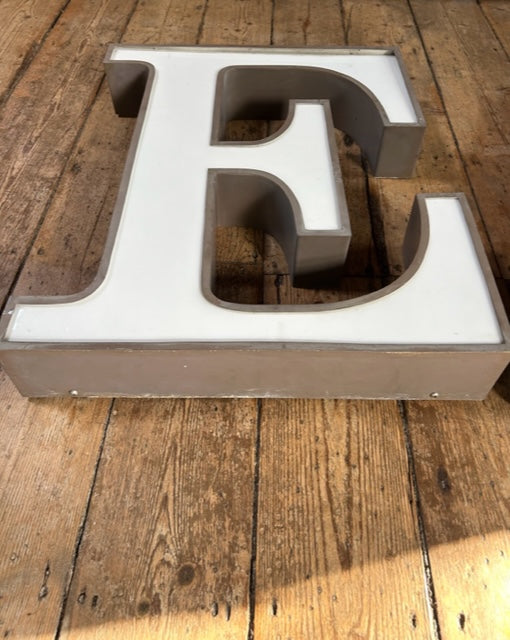 FABULOUS ENGLISH LARGE SHOP LETTERS " TEA " OR " EAT " E A T